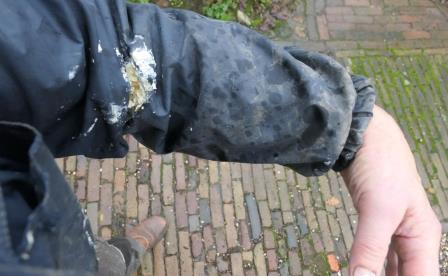 2021-12-02, mouw met klodder